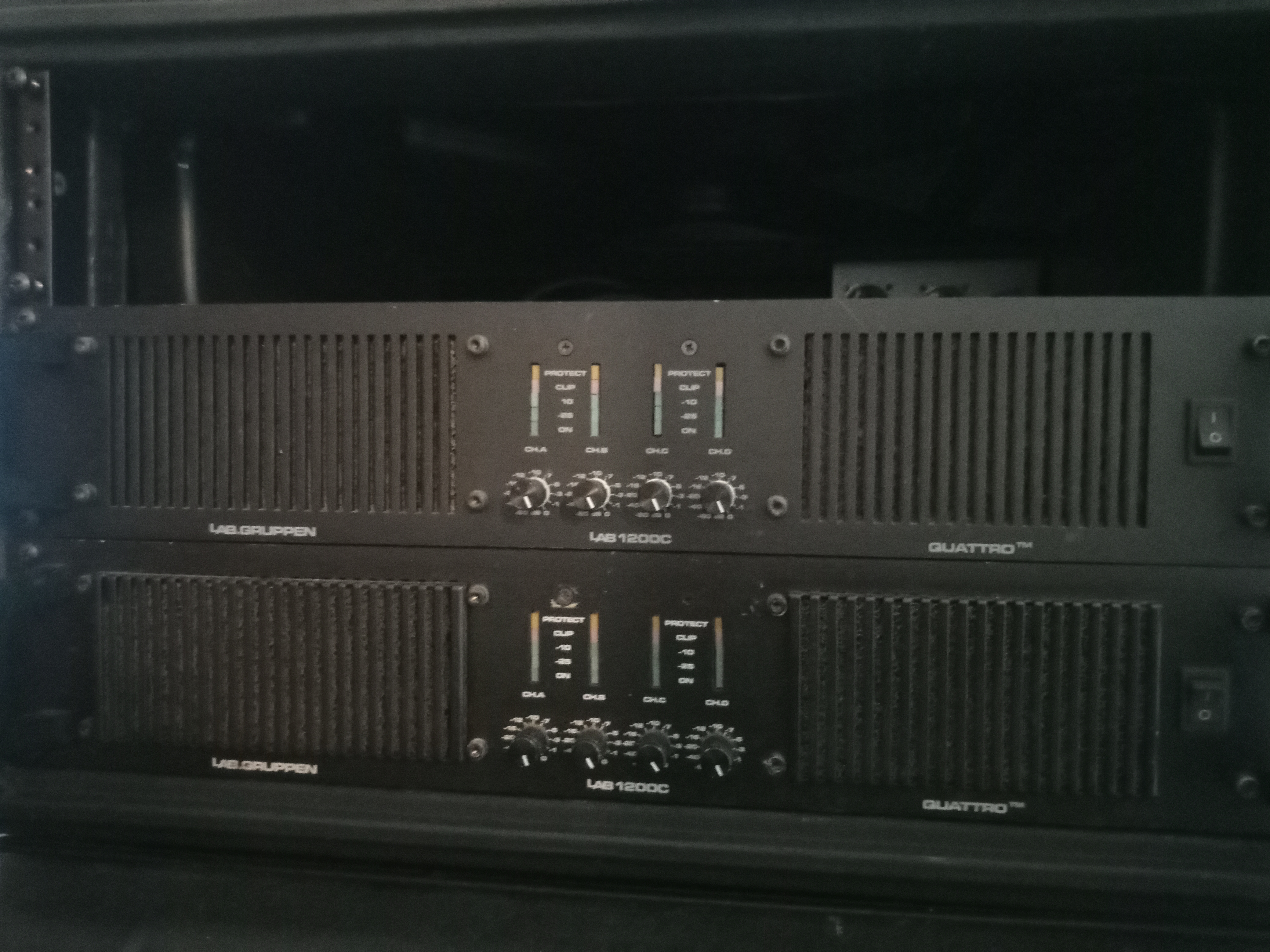 Lab 2400q MonitorRack